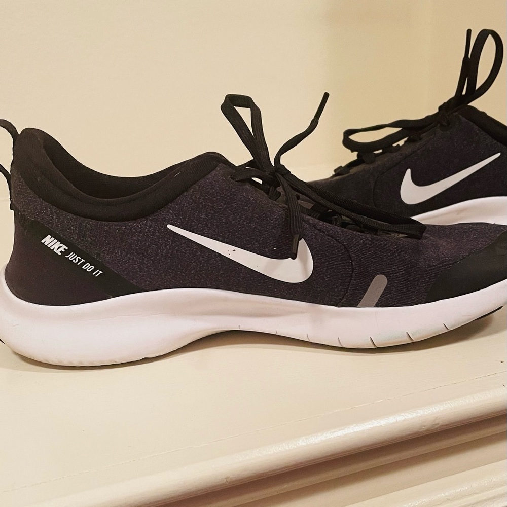 Nike Black Running Shoes Size 9 Great used condition!